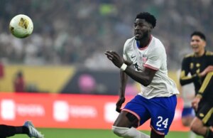O atacante da USMNT, Patrick Agyemang, se machucou na Inglaterra