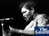 ‘A garota maior, mais malvada e mais salgada que você já viu’: por que ninguém cantava blues como Huge Mama Thornton