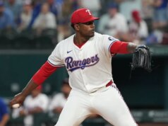 Kumar Rocker, do Rangers, pronto para a tão esperada estreia na temporada, enfrenta Reds