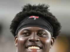 Bucs exerce opção de 5º ano no DT Calijah Kancey