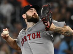 Padres reforçam rotação e assinam contrato de 1 ano com RHP Lucas Giolito