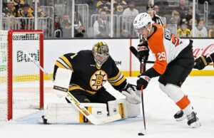Bruins tentam fortalecer a posição nos playoffs às custas dos Flyers