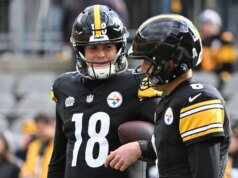 Relatórios: Steelers ainda inseguro no QB, nenhuma palavra de Aaron Rodgers