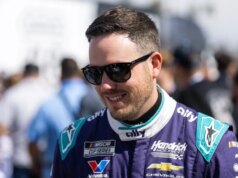 Alex Bowman (vertigem) liberado para retornar em Bristol