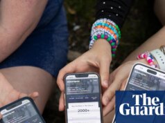 Senadores dos EUA repreendem Ticketmaster por aumentar taxas após repressão de cobranças ocultas: ‘isca e troca’