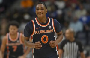 Auburn e Tulsa buscam encerrar a pós-temporada com o campeonato NIT
