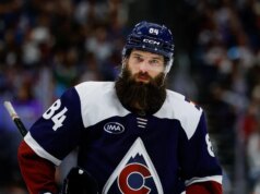 Os líderes da NHL concluem a série da temporada como estrelas da batalha do Avalanche