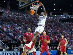 Relatórios: Louisville atinge os principais alvos do portal Flory Bidunga, Jackson Shelstad