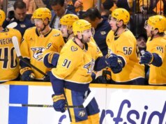 Predadores e tubarões procuram avanço tardio para o playoff do Oeste