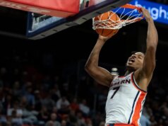 O estado de Illinois leva a melhor classificação geral, Auburn, nas semifinais do NIT