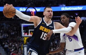 Nuggets recém-conquistados enfrentam Jazz focado no futuro
