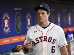 Astros OF Jake Meyers deixa o jogo devido a lesão