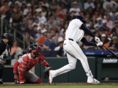 Astros derrotam Purple Sox pela quarta vitória consecutiva após início de 0-2