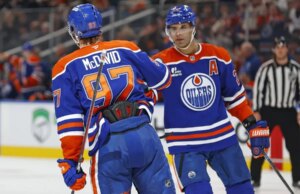 Os Oilers encontraram novos equipamentos enquanto buscam a quinta vitória consecutiva contra os Blackhawks