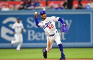 Dodgers colocam SS Mookie Betts (oblíquo) na lista de lesionados