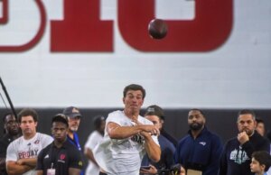 Indiana QB Fernando Mendoza mostra habilidades da NFL para Raiders e outros no professional day