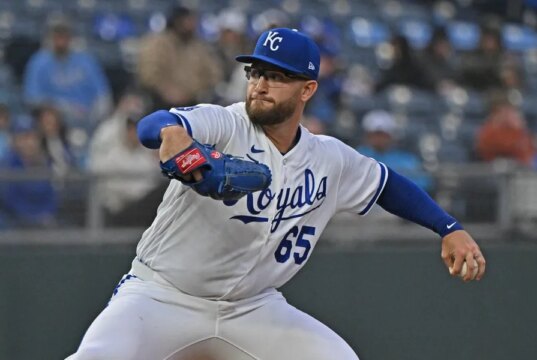Royals recorrem a Noah Cameron no last da série contra White Sox
