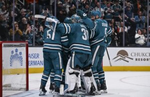 Os tubarões aproveitam uma série de atos heróicos no closing do jogo para o encontro contra os Leafs
