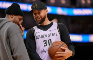 Relatório: Warriors G Steph Curry (joelho) retornará no domingo