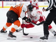 Alex DeBrincat e Purple Wings conseguem uma vitória crítica na estrada sobre os Flyers