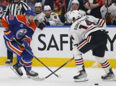 Oilers aumentam sequência de vitórias para 5 com derrota dos Blackhawks
