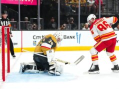 Mitch Marner marca 3 gols e 2 assistências enquanto os Knights superam os Flames