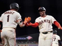 Bats apoia o início sólido de Robbie Ray como Giants no topo do Mets