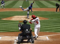 Dodgers acertou cinco HRs e cruzou para vencer na estreia em casa do Nationals