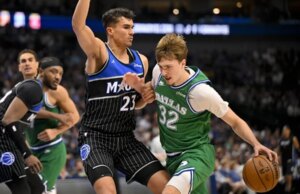 Cooper Flagg faz história com 51, mas equilibra Magic com Mavs