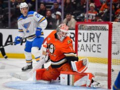 Sliding Geese se esforçam para acertar no encontro contra as chamas