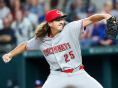 O titular dos Reds, Rhett Lowder, 3 apaziguadores se combinam para anular o Rangers