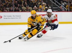 Rickard Rakell marca duas vezes na vitória dos Penguins sobre os Panteras