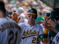 Brent Rooker (2 HRs, 6 RBIs) vence o Atletismo sobre os Astros em 10