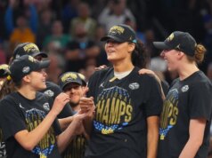 A campeã nacional UCLA termina em primeiro lugar na votação last