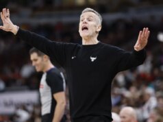 Relatório: pesquisa na Carolina do Norte se concentra em Billy Donovan