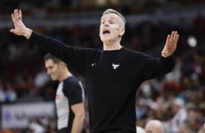 Relatório: pesquisa na Carolina do Norte se concentra em Billy Donovan
