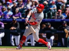 Phillies trabalha para colocar os morcegos em ação na abertura da série contra os Giants