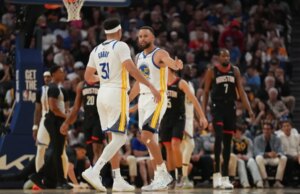 Depois de 12 temporadas, os irmãos Curry finalmente jogam juntos na NBA