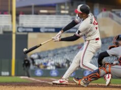 Luke Keaschall ajuda Twins a se afastar dos Tigers na estreia