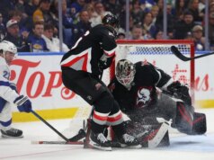 Resumo da NHL: Sabres venceram Lightning e empataram no topo do Atlântico