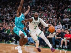 Jaylen Brown ajuda o Celtics a quebrar a sequência de vitórias do Hornets aos 4
