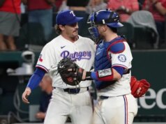 Rangers aproveitam a entrada de 3 corridas para vencer os Mariners