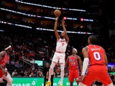 Kevin Durant marca 29 pontos e Rockets segura 76ers