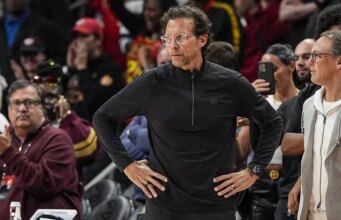 Resumo da NBA: Hawks garantem vaga nos playoffs com derrota sobre Cavaliers