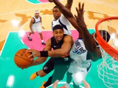 O swingman do Spurs, Keldon Johnson, ganha o prêmio de sexto homem da NBA