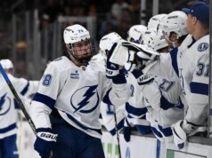 O gol tardio de Emil Lilleberg faz Lightning superar a derrapagem dos Bruins