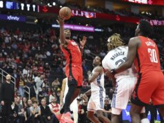 Rockets descansam os titulares e derrotam Grizzlies com poucos jogadores