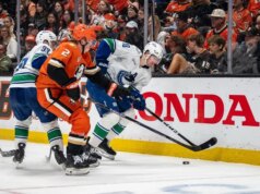 Canucks marca no OT, deixa Geese ainda em busca de vitória e vaga nos playoffs