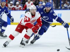 Lightning adia cobrança tardia dos Purple Wings para vitória na prorrogação