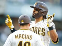 Sequência de vitórias consecutivas dos Padres aos 8 após raspar os Mariners